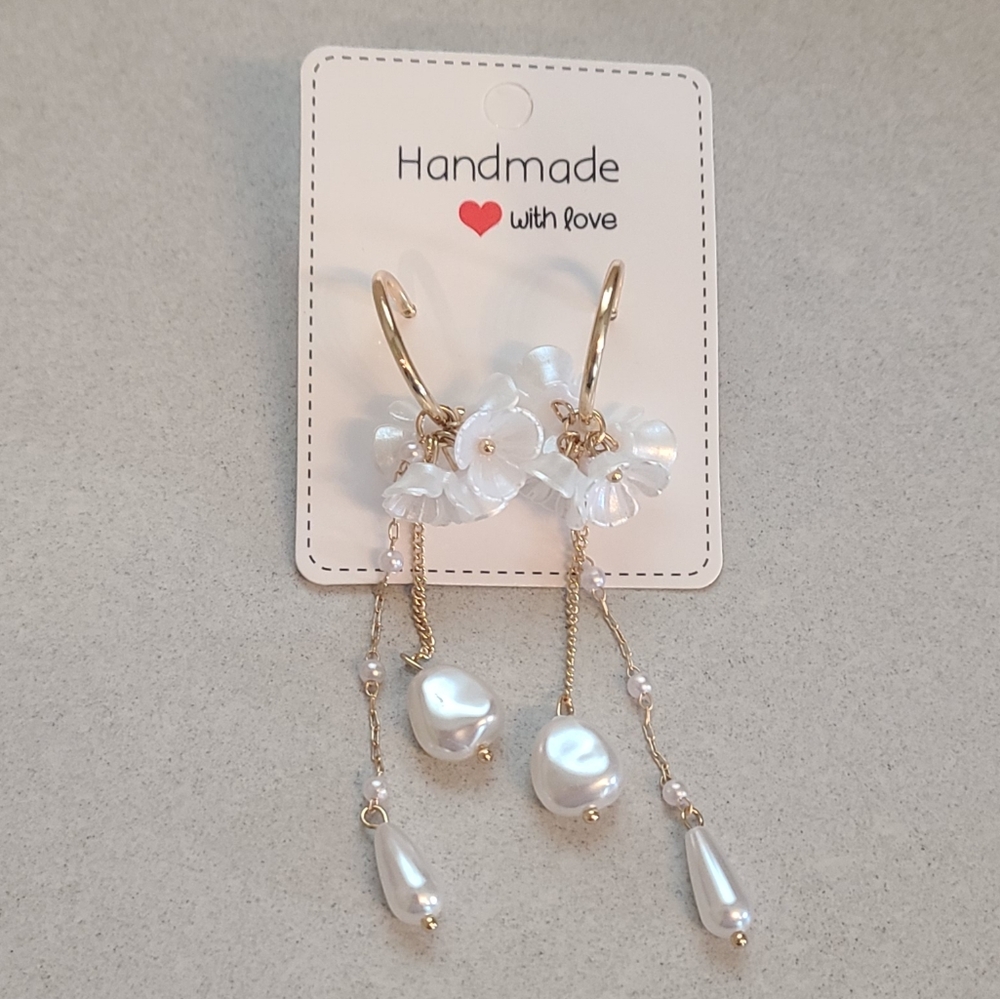 Bridal Earrings with Flowers and Pearls